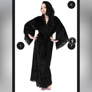 Bathory Velvet Dressing Robe M/L Foxblood